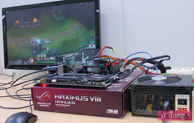 실시간 소비전력을 측정하는 파워서플라이를 이용했다