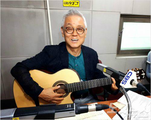 강원CBS '시사포커스 박윤경입니다'에 출연한 박문영 작곡가. (사진=최원순 PD)