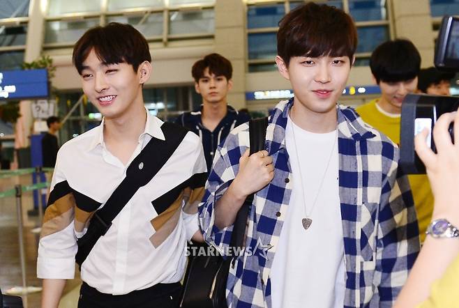 [★포토]윤지성-김재환, '첫 케이콘 떨려'