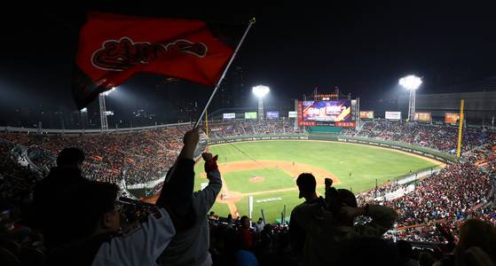 지난 3일 넥센전에서 만원 관중이 들어찬 부산 사직구장. [롯데 자이언츠]