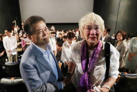 문재인 대통령-고(故) 위르겐 힌츠페터 아내 에델트라우트 브람슈테트 여사