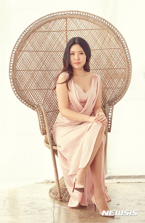 【서울=뉴시스】 문지영, 피아니스트. 2017.09.03 (사진 = 유니버설뮤직 제공) photo@newsis.com