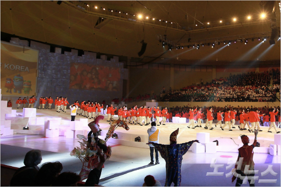 2013년 강원도 평창 용평돔에서 진행된 2013 평창 동계 스페셜올림픽 세계대회 개막식 모습.(자료사진=황진환 기자)