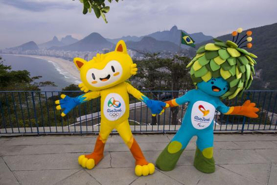 2016년 리우데자네이루 하계 올림픽과 패럴림픽 마스코트인비니시우스(왼쪽)와 통. @ News1