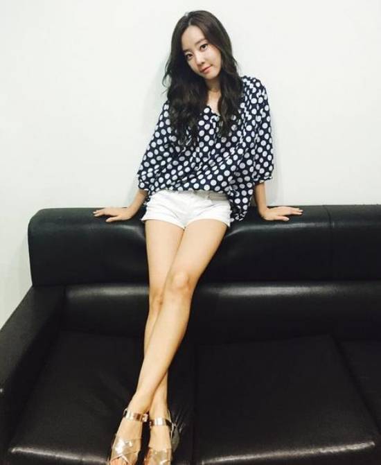라디오스타 고우리, 늘씬한 다리 기럭지 드러내고 "덥다"...'클래스가 달라'
