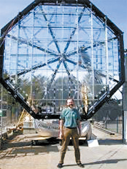 종이접기 기술을 활용해 20분의1 크기로 축소한 우주망원경 렌즈.