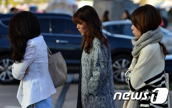 서울 광화문네거리에서 시민들. /뉴스1 © News1 손형주 기자