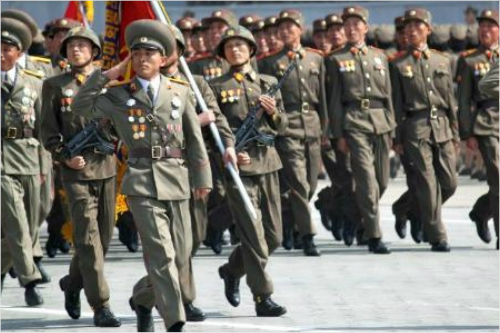 북한군 열병식 모습(사진=자료사진)