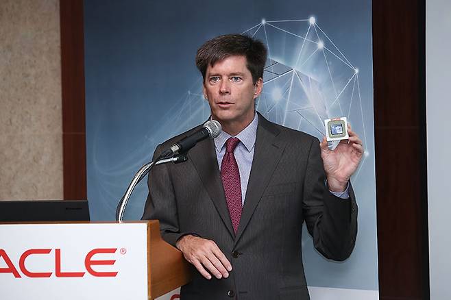 존 파울러 수석 부사장