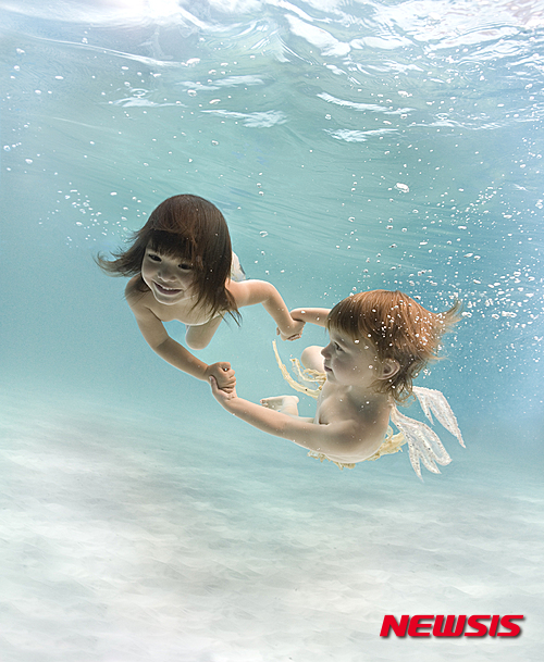 제나 할러웨이 수중 사진