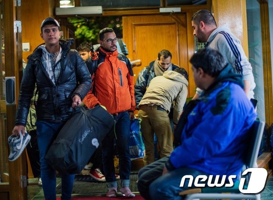 러시아 통해 유럽 들어온 난민들.© AFP=뉴스1