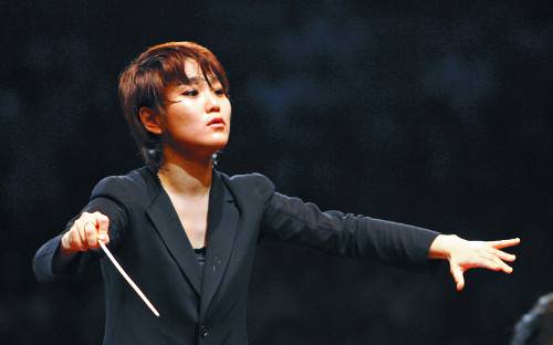 2017-2108시즌부터 노르웨이의 명문 오케스트라인 트론헤임 심포니 오케스트라 상임지휘자 겸 예술감독으로 취임하는 장한나가 열정적으로 지휘하고 있다. ⓒluciano romano