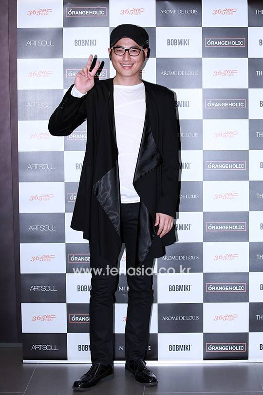 배우 이지훈이 28일 오후 서울 여의도 글래드호텔에서 열린 KBS 드라마 ‘장영실’ 종방연에 참석해 포토타임을 갖고 있다.
