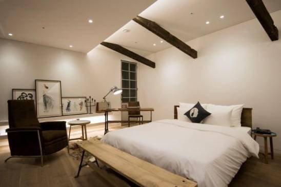 가수 출신 사업가 김준희가 디자인한 ‘호텔 더 디자이너스 동대문’ 아뜰리에룸.