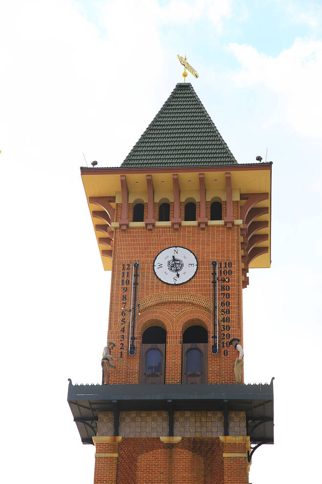 그레이프바인의 상징, 시계탑