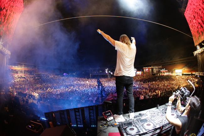 French DJ David Guetta stands on the stage at the electronic music festival Ultra Korea 2015. (Ultra Korea)