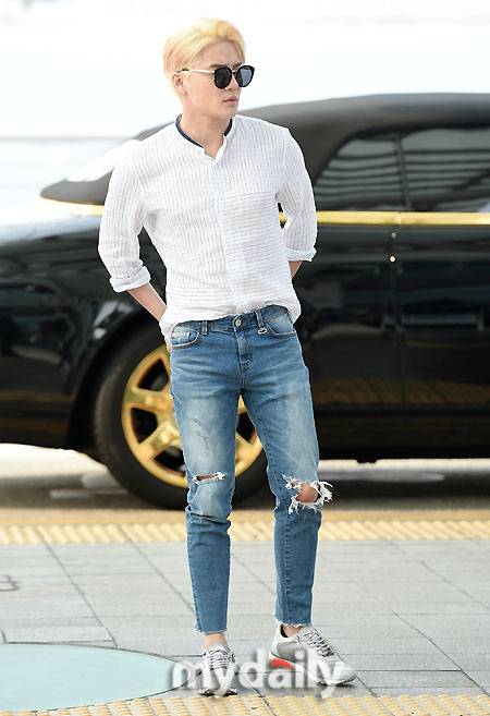 ▲김준수 '팬텀 타고 등장'
