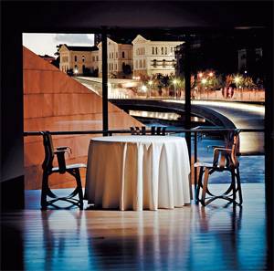 ⑤ 스페인 구겐하임 빌바오 미술관에 있는 ‘네루아’