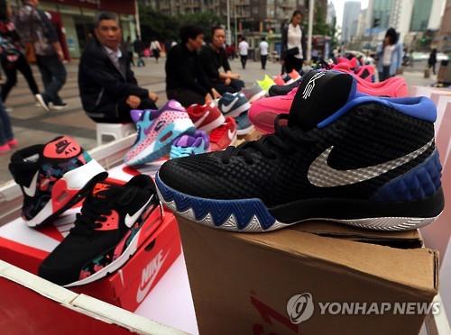 중국의 '짝퉁' 신발 매장［연합뉴스 자료사진］