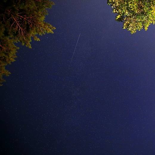 페르세우스자리 유성. 대구 팔공산 기슭에서 찍었다.(사진=유희상)