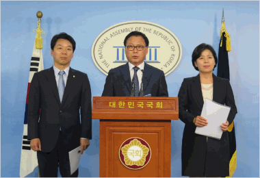 더불어민주당 박광온 의원 (가운데, 사진=트위터 캡처)