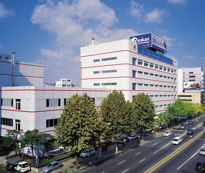 서울 성동구 성수동 앰코테크놀로지코리아 K1 공장 전경