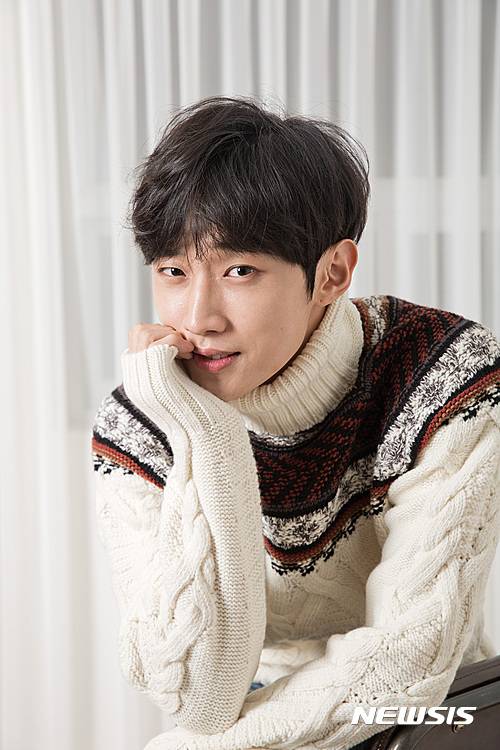 【서울=뉴시스】진영, 그룹 'B1A4' 멤버(사진=WM엔터테인먼트)