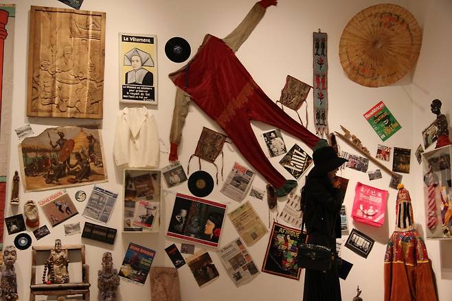 PSA에서 볼 수 있는 몽타주 기법의 전시 작품.