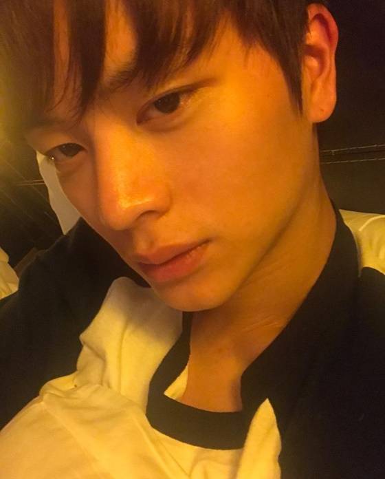 /사진=육성재 인스타그램