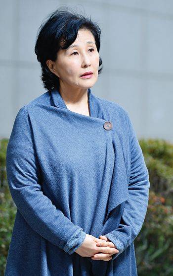 전여옥 전 의원은 여의도를 떠나면서 금배지를 뗐지만 그 대신에 자유를 얻었다고 말했다. 그는 “여의도에서 나온 뒤 만나는 사람마다 ‘참 편해 보인다’고 하더라”고 했다.