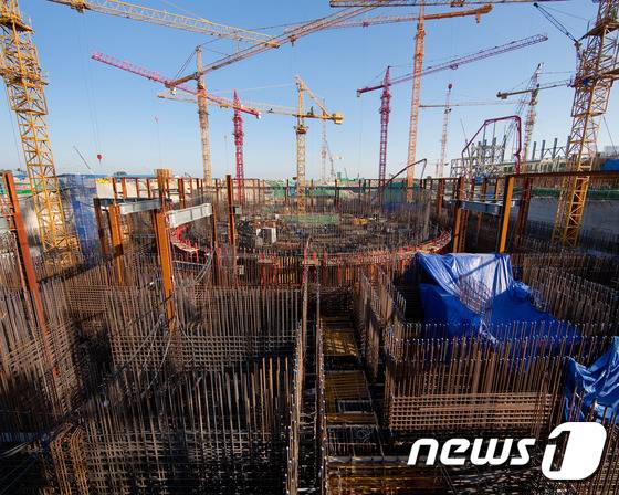 원자로건물에 철근이 조밀하게 설치되고 있는 장면. <사진제공=고리원자력본부 울주대외협력실>© News1