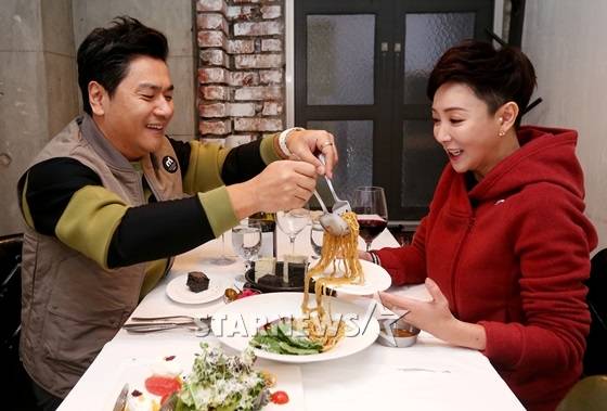 김형종(왼쪽)과 이상아 / 사진=홍봉진 기자