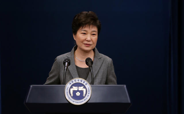 박근혜 대통령이 29일 청와대 브리핑룸에서 3차 대국민담화를 발표하고 있다. 청와대사진기자단