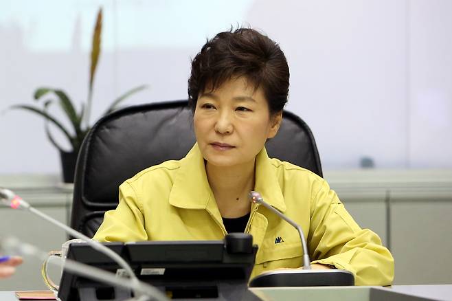 청와대 전 조리장 - 2014년 4월 16일 세월호 침몰 당시 오후에 중앙재난안전대책본부를 방문했던 박근혜 대통령.청와대 제공