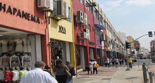 상파울루의 한인 의류매장 거리