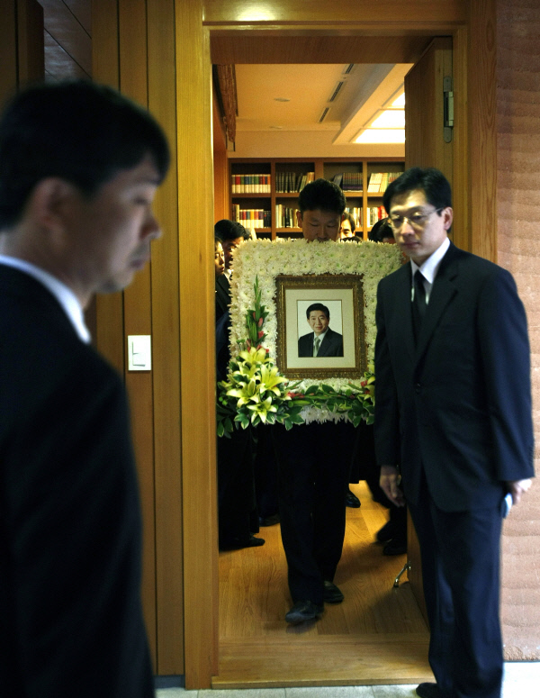 2009년5월29일 노무현대통령 장례식날 아침 봉하마을 사저에서 ⓒ 장철영