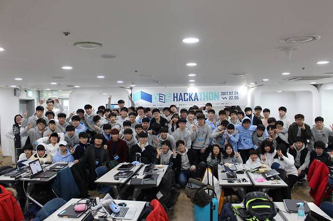 D3S 해커톤 대회 참가자들이 기념촬영했다.