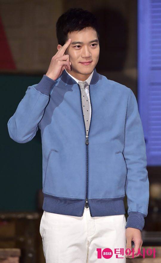 배우 하석진이 16일 오후 서울시 강서구 가양동 CJ E&M 스튜디오에서 열린 tvN <뇌섹시대-문제적남자> 100회 겸 2주년 기자간담회에 참석하고 있다.