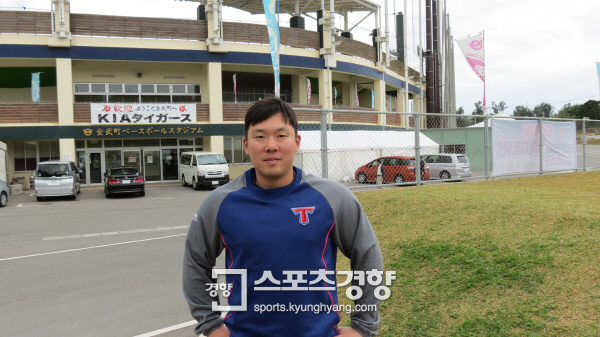 일본 오키나와에서 전지훈련 중인 KIA 안치홍이 겨울 사이 웨이트트레이닝을 통해 상체를 키우고 올시즌 활약을 준비하고 있다. 오키나와 | 김은진 기자