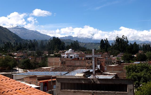 구름에 가려진 설산인 우알칸(Hualcán). 안카쉬 주에선 산 구분 도사가 되어야 할 정도다.