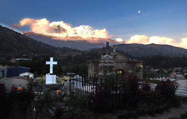강진과 우아스카란 산사태로 공동묘지로 변한 융가이