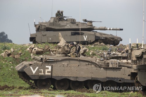이달 20일 이스라엘군이 시리아 인접 골란고원에서 훈련을 하고 있다. [EPA=연합뉴스]