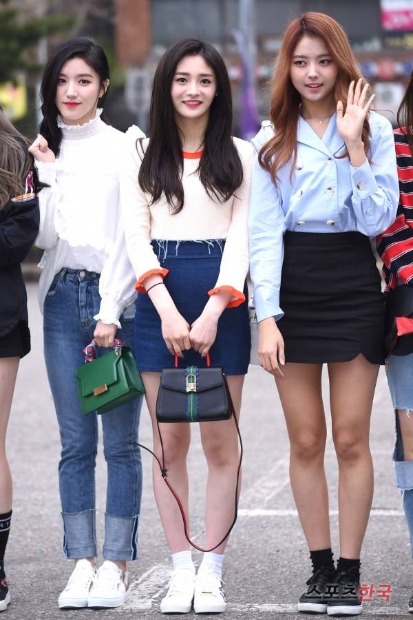 KBS 2TV '뮤직뱅크' 리허설 참석을 위해 출근하고 있는 프리스틴 시연 결경 나영. 사진=장동규 기자 jk31@hankooki.com