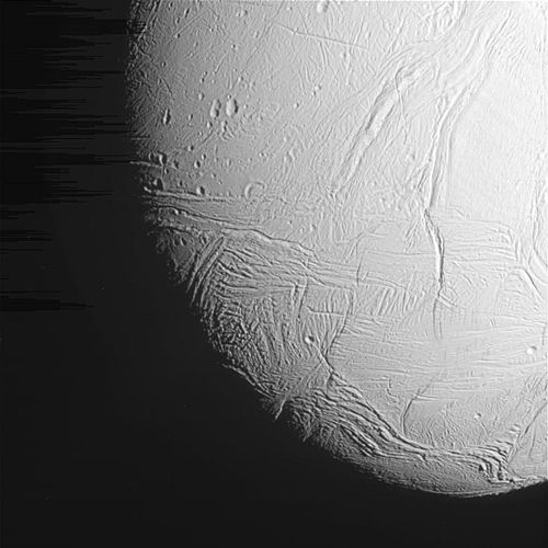 카시니호가 2015년 근접비행을 통해 촬영한 엔셀라두스의 남반구(사진= NASA/JPL-Caltech/Space Science Institute)