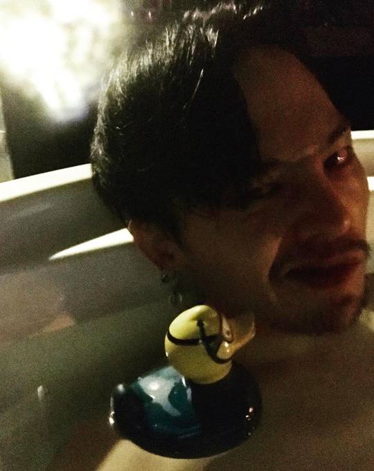 4월12일 지드래곤 인스타그램 사진