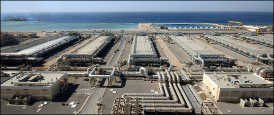 두산중공업이 2012년 수주해 ‘올해의 민간용 해수담수화 플랜트’에 선정된 사우디아라비아 얀부3 해수담수화플랜트 전경.ⓒ두산중공업