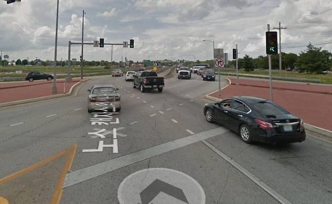 DDI에서는 왼쪽으로 역주행해야한다