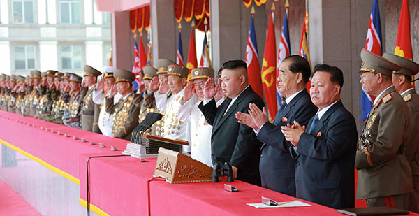 ⓒEPA 4월16일 북한 김정은 위원장이 김일성 주석의 생일을 맞아 개최된 열병식에 참석했다.
