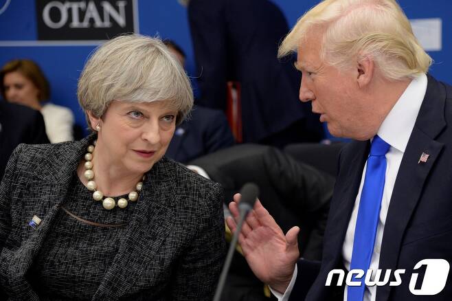 도널드 트럼프 미국 대통령(오른쪽)과 테레사 메이 영국 총리.© AFP=뉴스1 © News1 우동명 기자