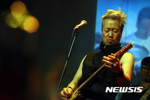 【서울=뉴시스】 김종진, 봄여름가을겨울